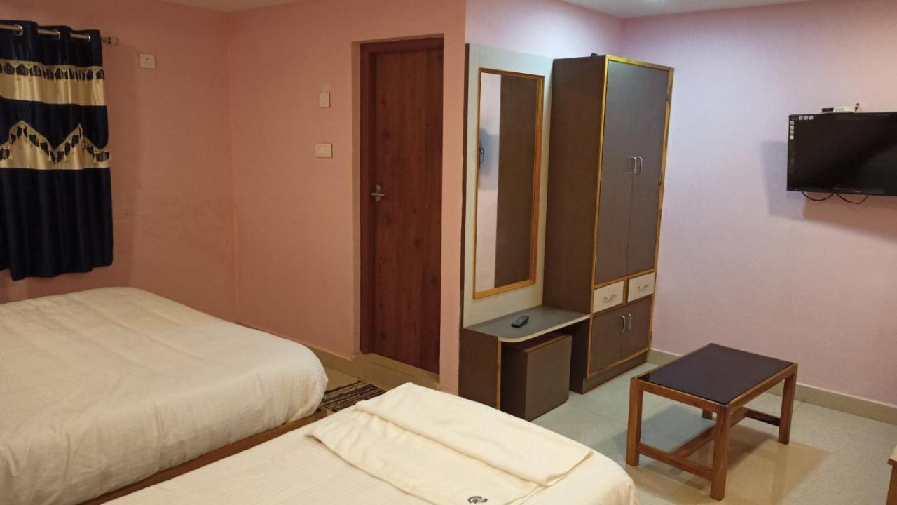 Aarthi Residency Hotel Karaikkudi Exterior photo